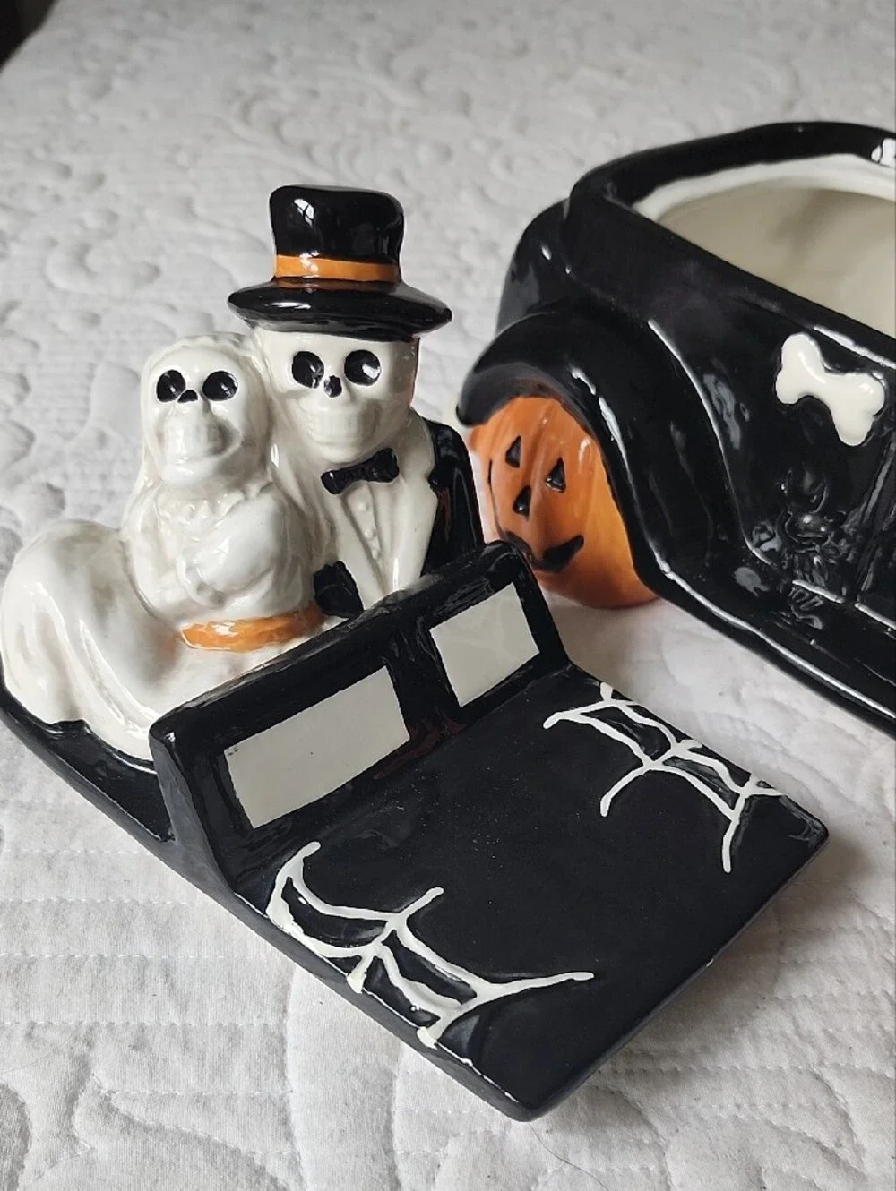Halloween Ceramic Ghost Couple Car Figurine - Black and Orange